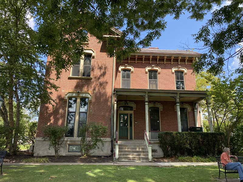 Andrew Bayne Memorial Library exterior